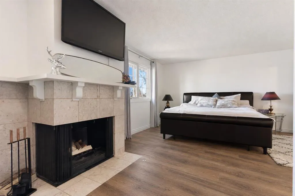 448 Strathcona Drive SW #33