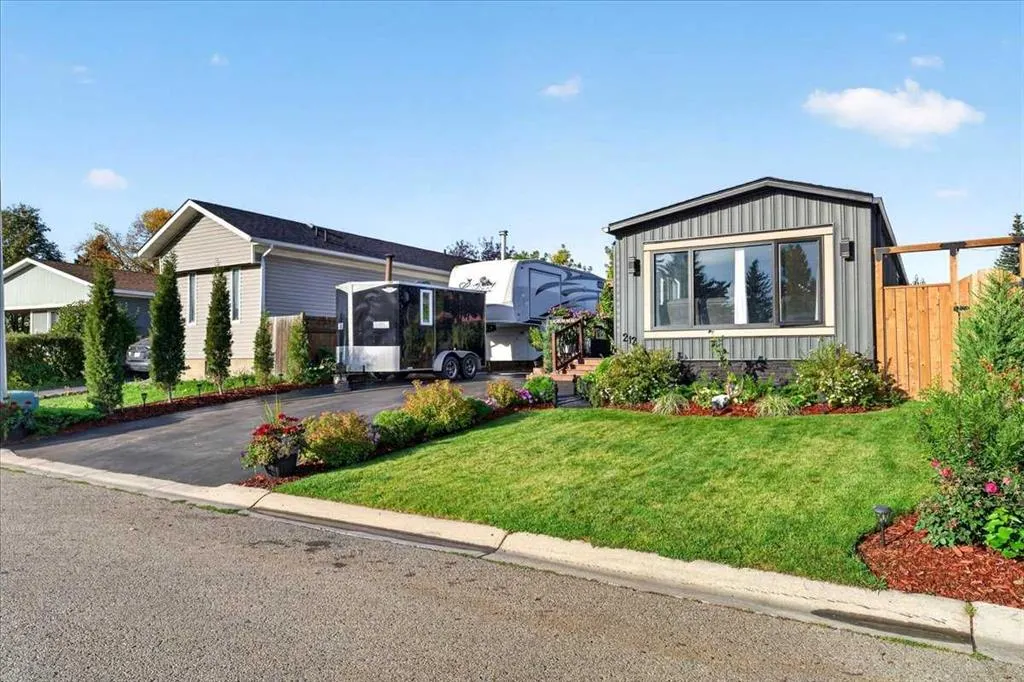 212 Spring Haven Close SE
