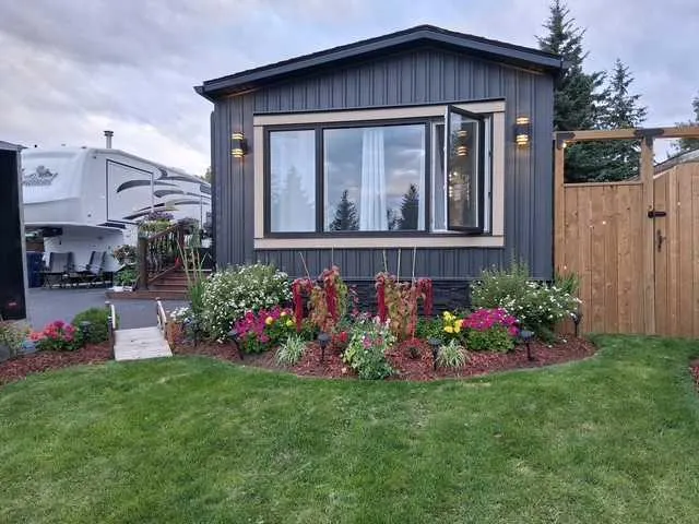 212 Spring Haven Close SE
