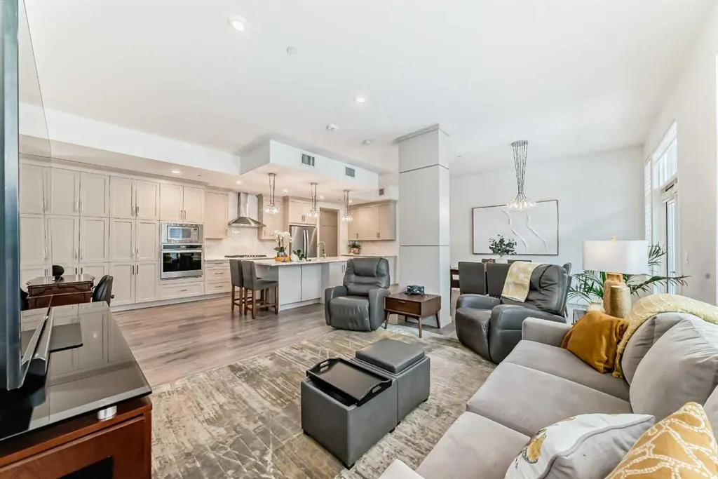 10 Mahogany Circle SE #101