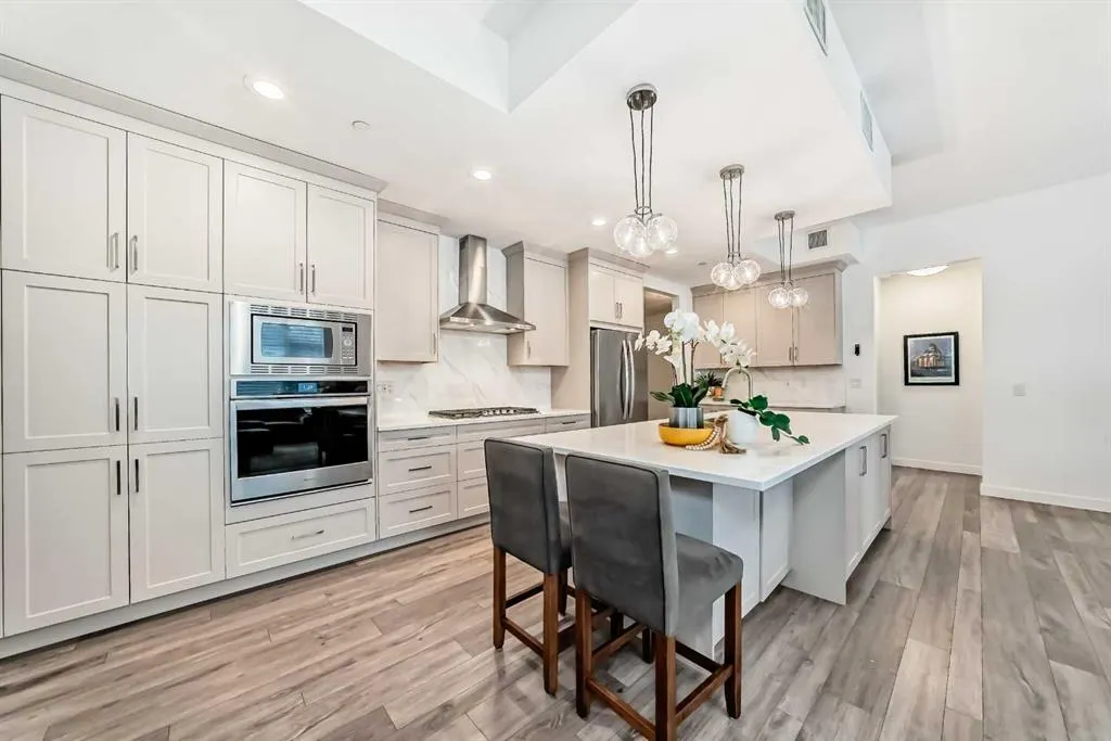 10 Mahogany Circle SE #101