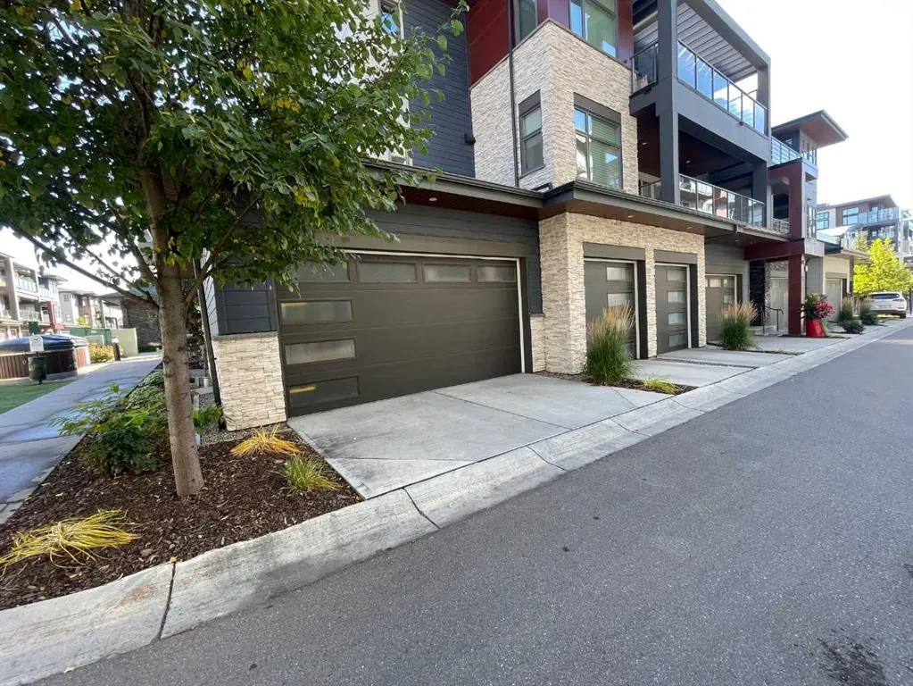 10 Mahogany Circle SE #101