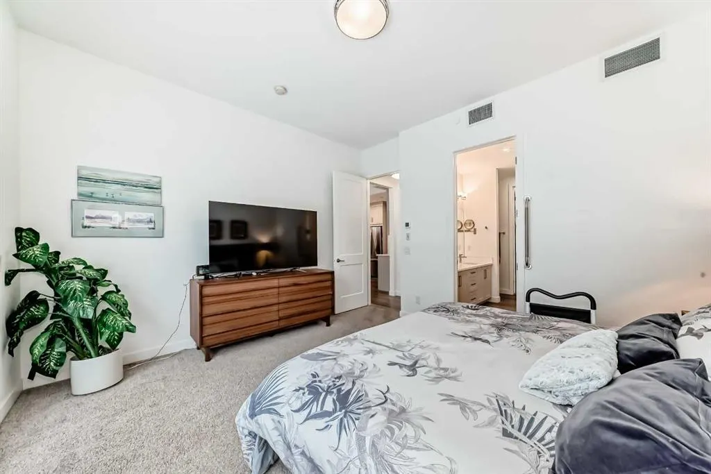 10 Mahogany Circle SE #101
