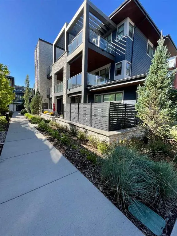 10 Mahogany Circle SE #101