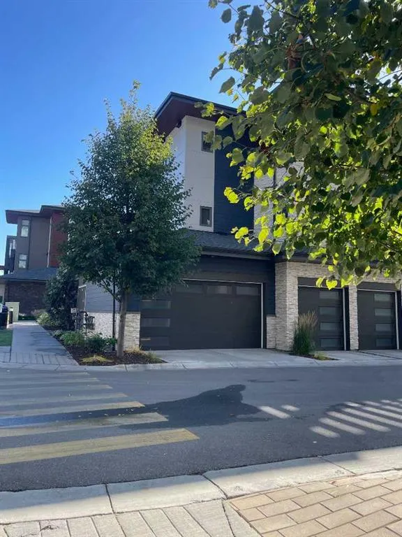 10 Mahogany Circle SE #101