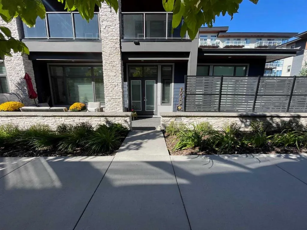 10 Mahogany Circle SE #101