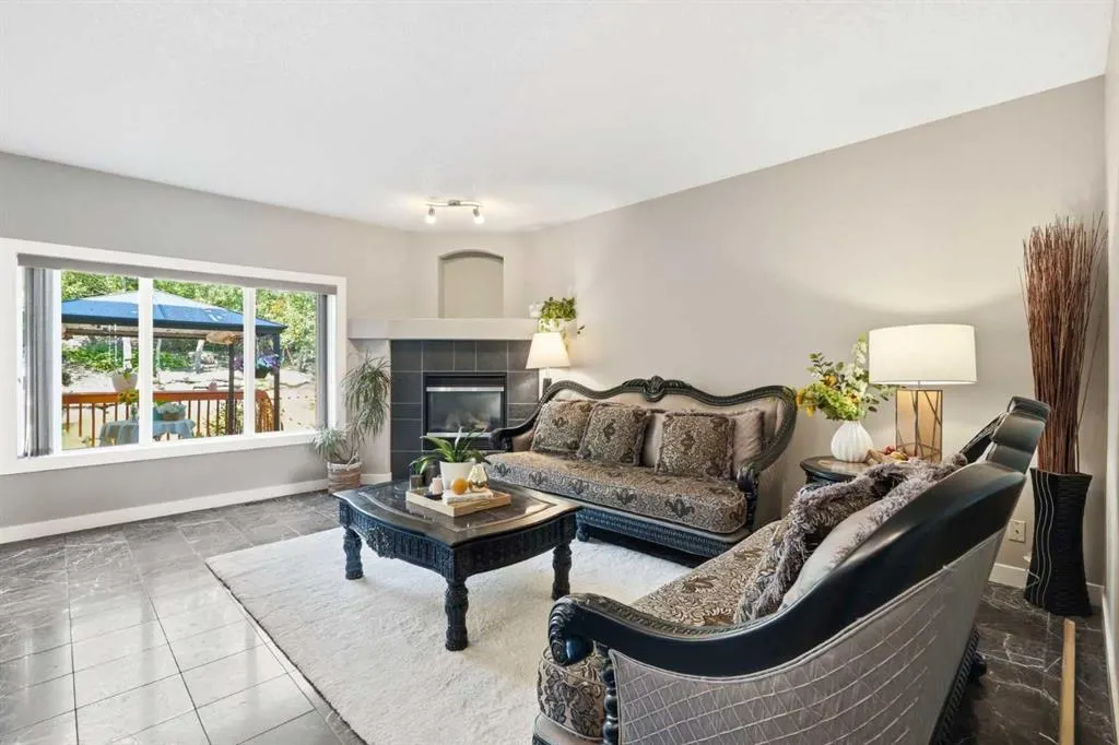 242 Tusslewood Grove NW
