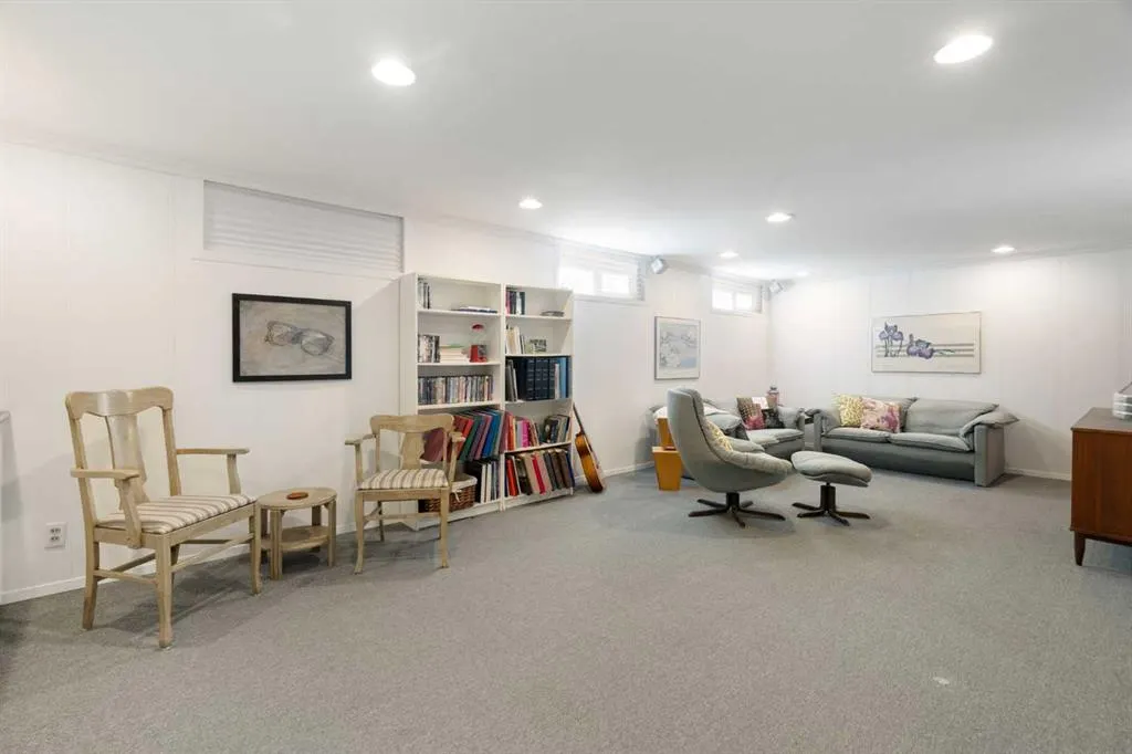 1 Kelwood Place SW