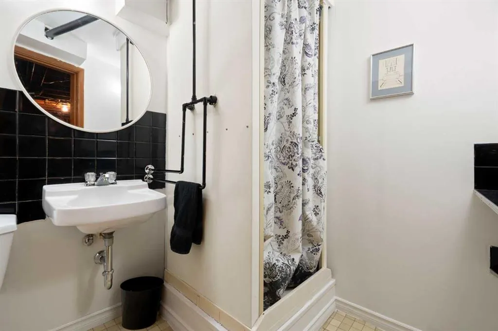 1 Kelwood Place SW