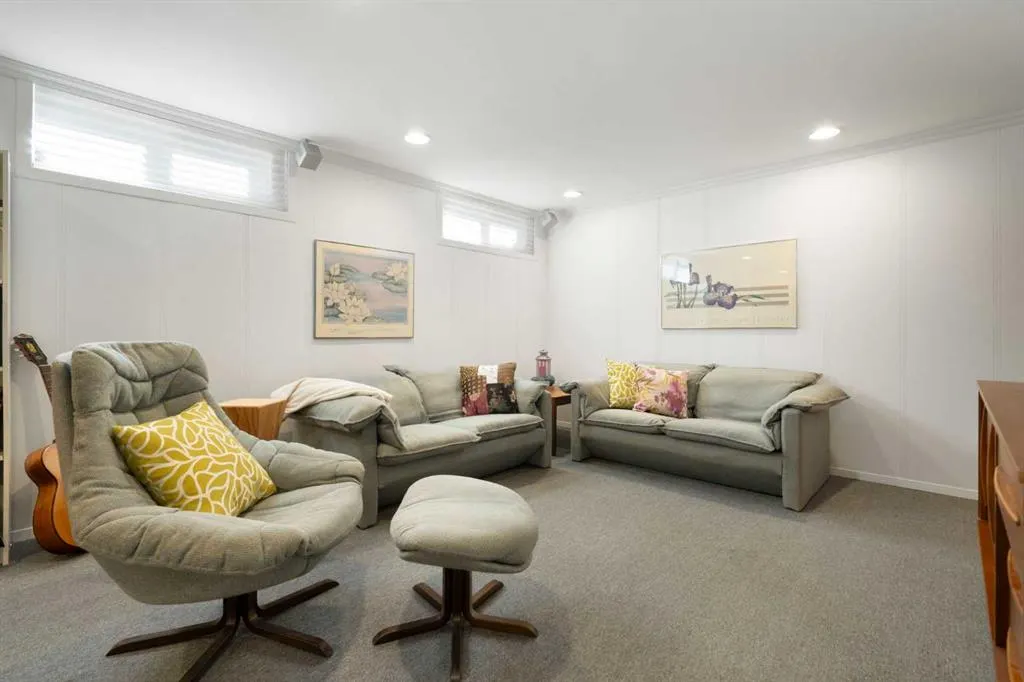 1 Kelwood Place SW