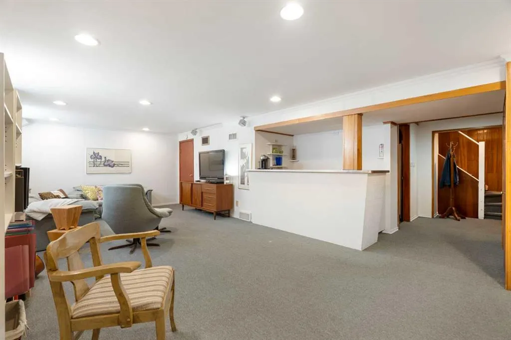 1 Kelwood Place SW