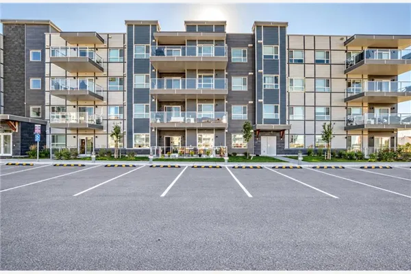 40 Carrington Plaza NW