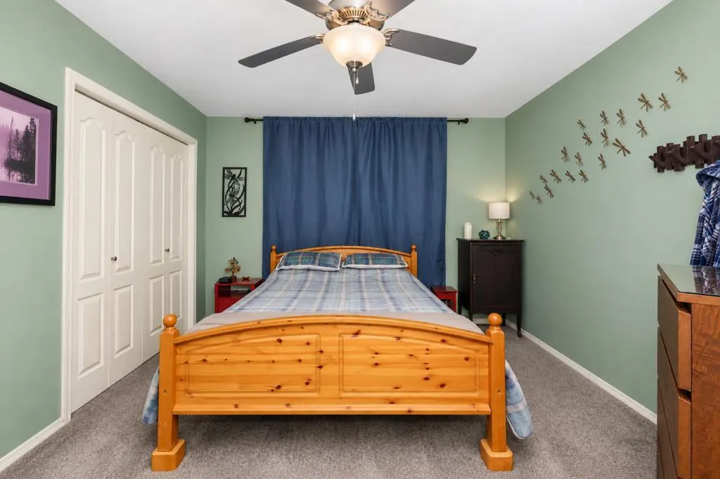 8 Daines Avenue