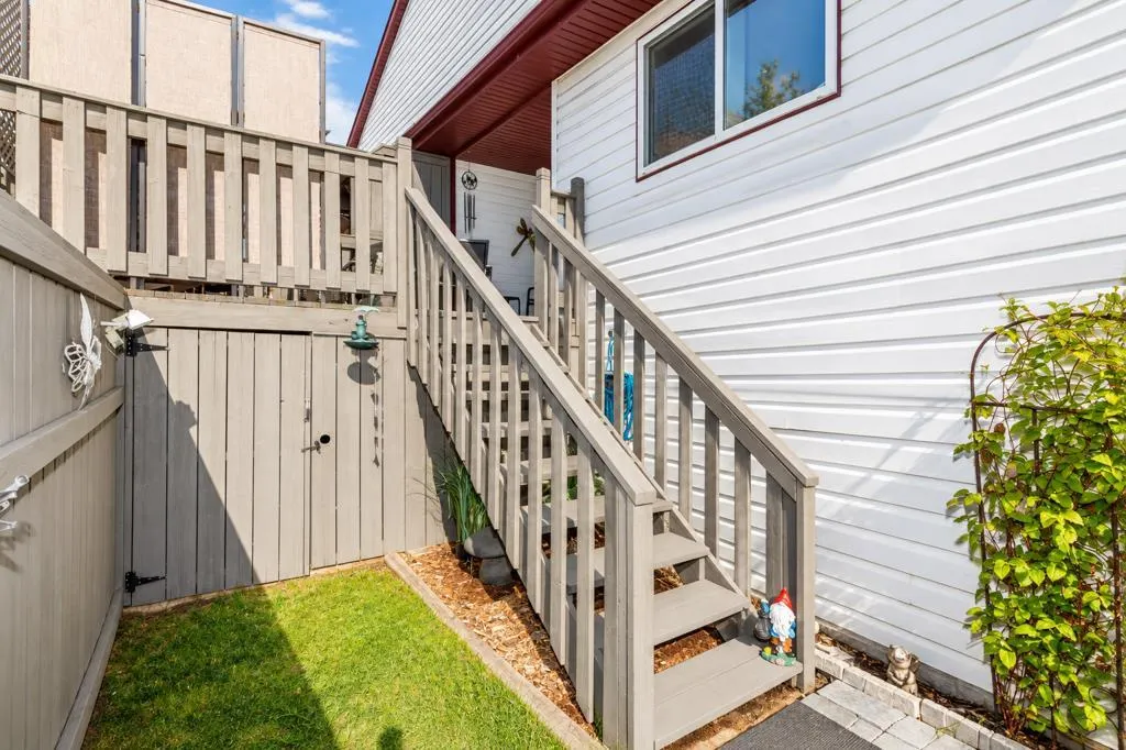 8 Daines Avenue