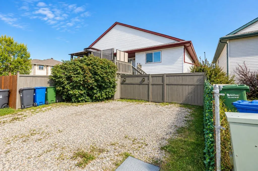 8 Daines Avenue