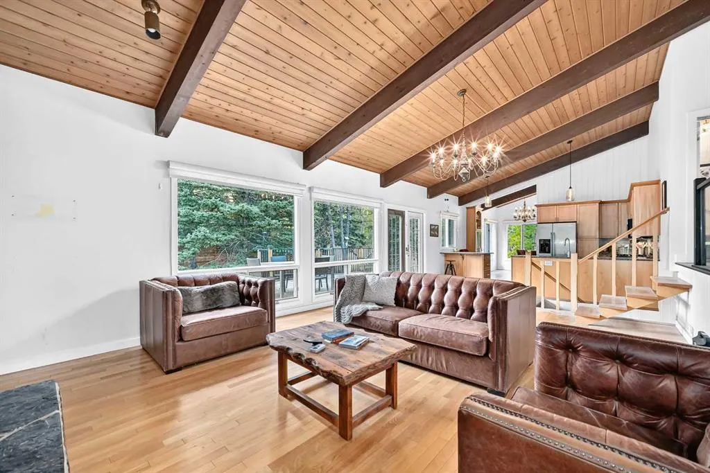16 Mountain View Park