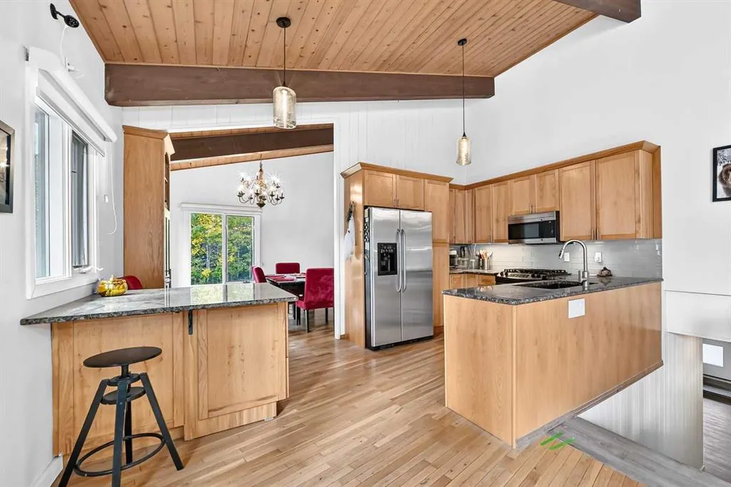 16 Mountain View Park