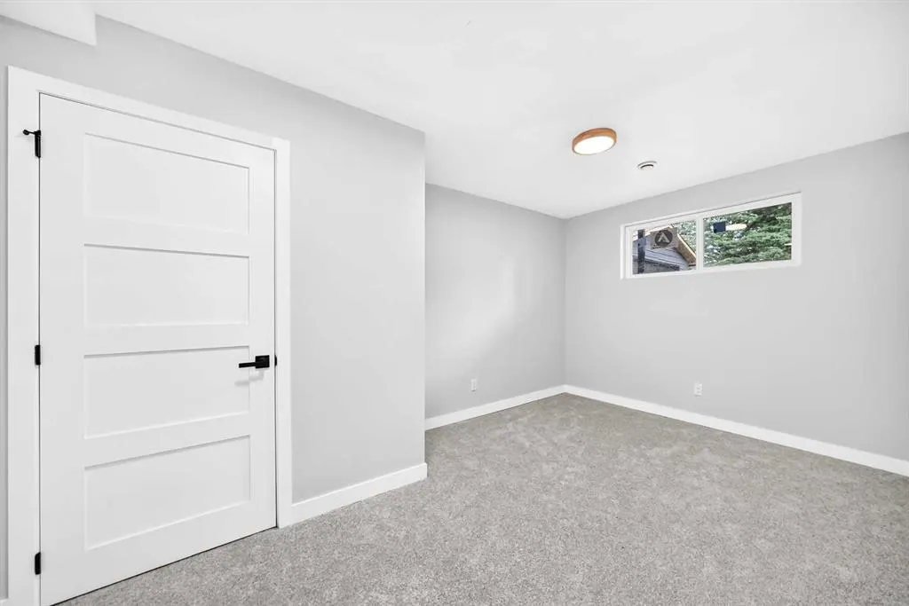 16 Mountain View Park
