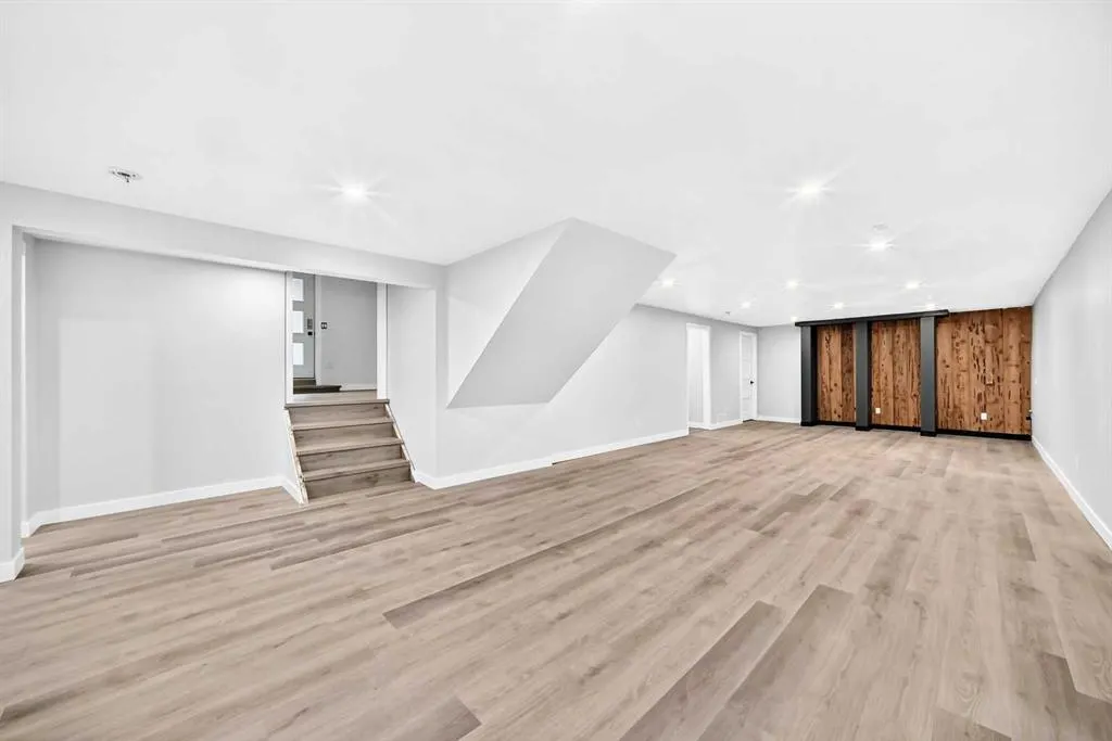 16 Mountain View Park