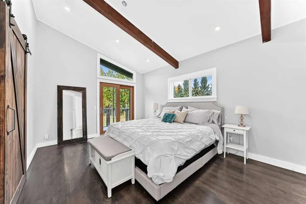 16 Mountain View Park