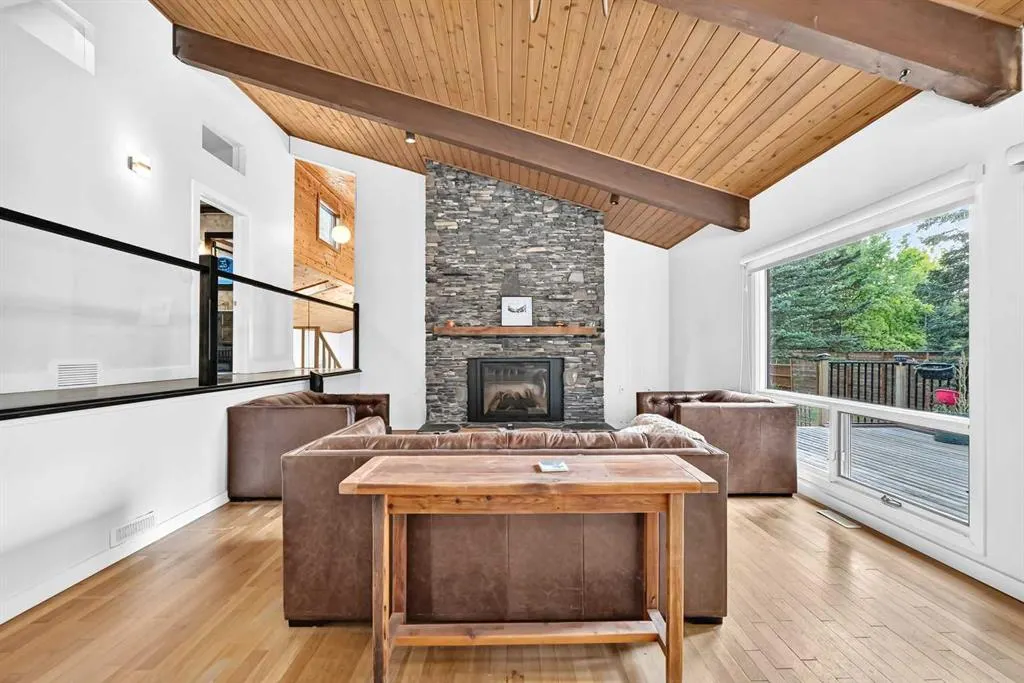 16 Mountain View Park