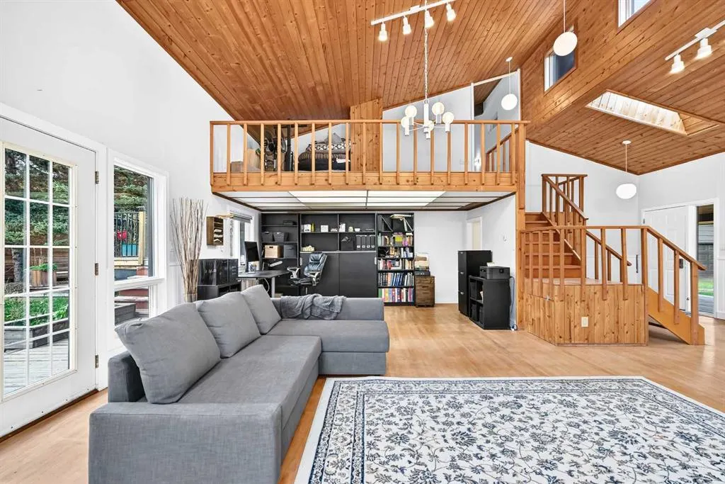 16 Mountain View Park