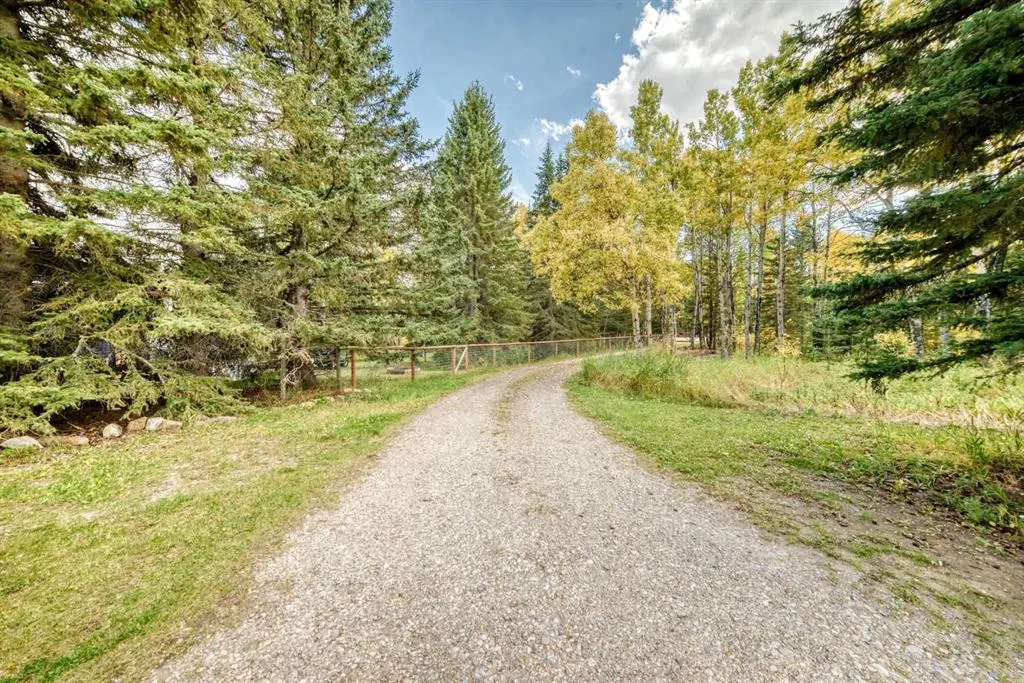 16 Mountain View Park