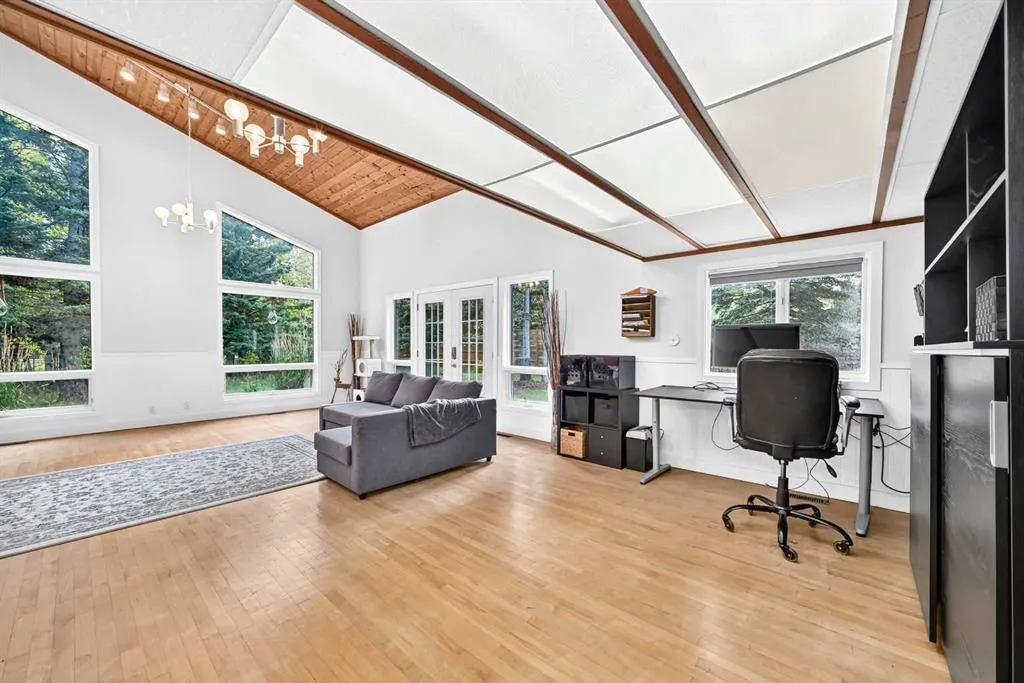 16 Mountain View Park