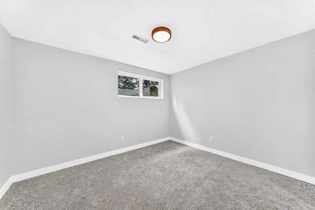16 Mountain View Park