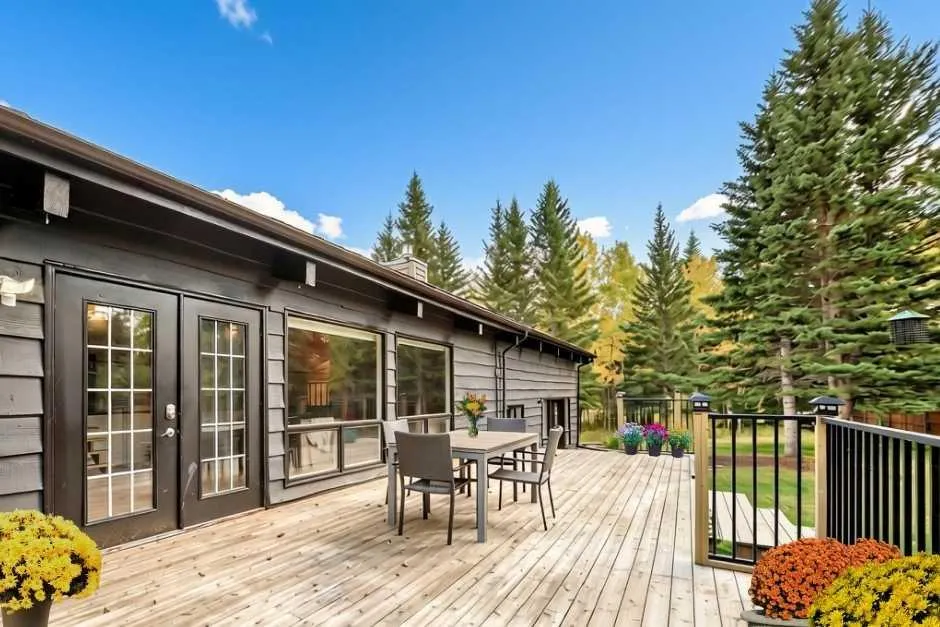16 Mountain View Park
