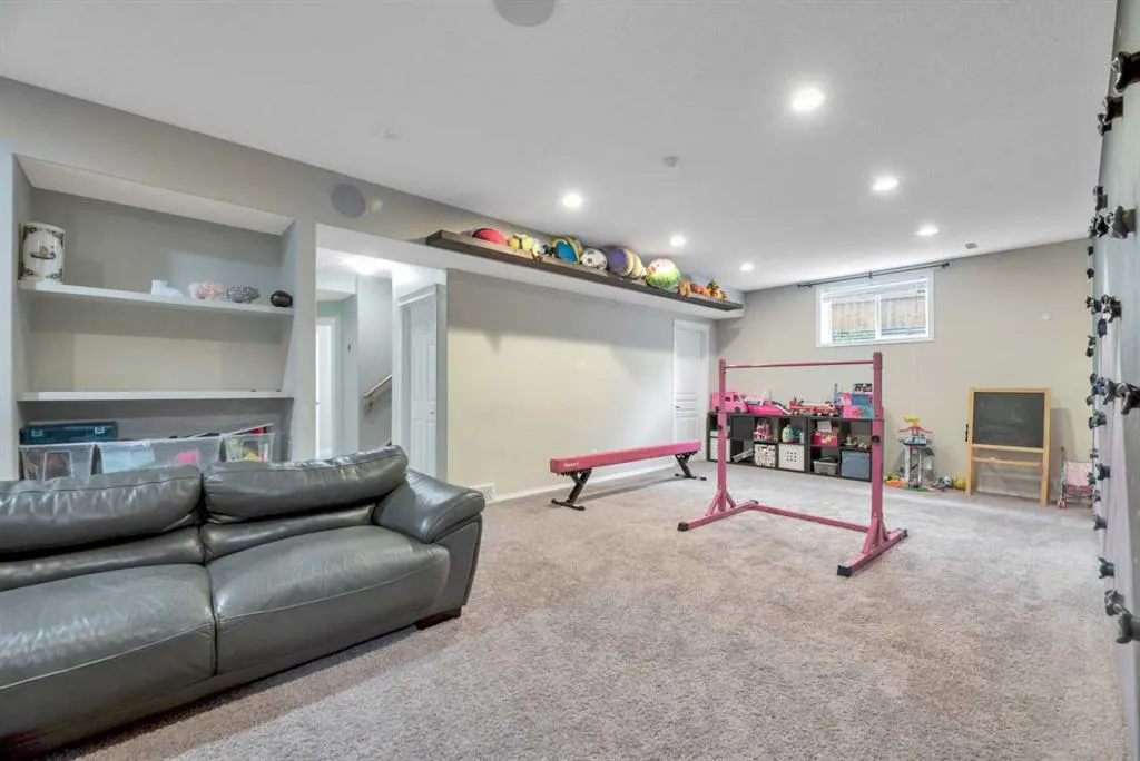 245 Springmere Way