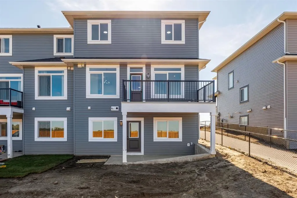 150 Lakewood Crescent