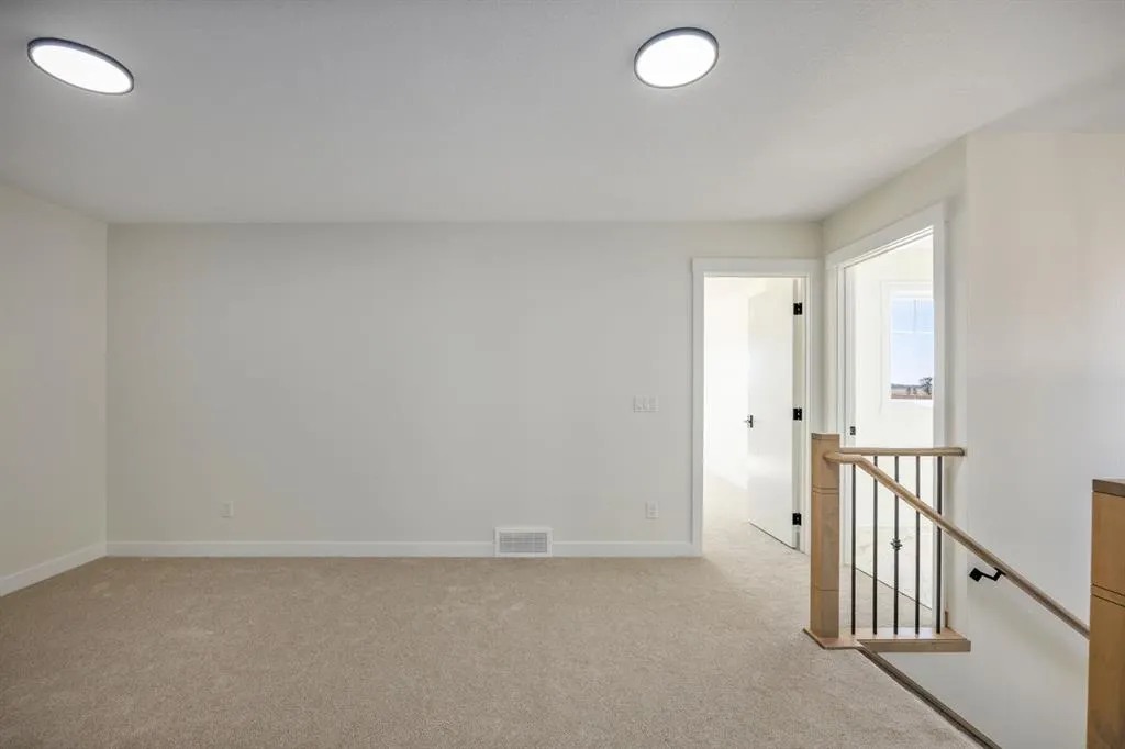 150 Lakewood Crescent