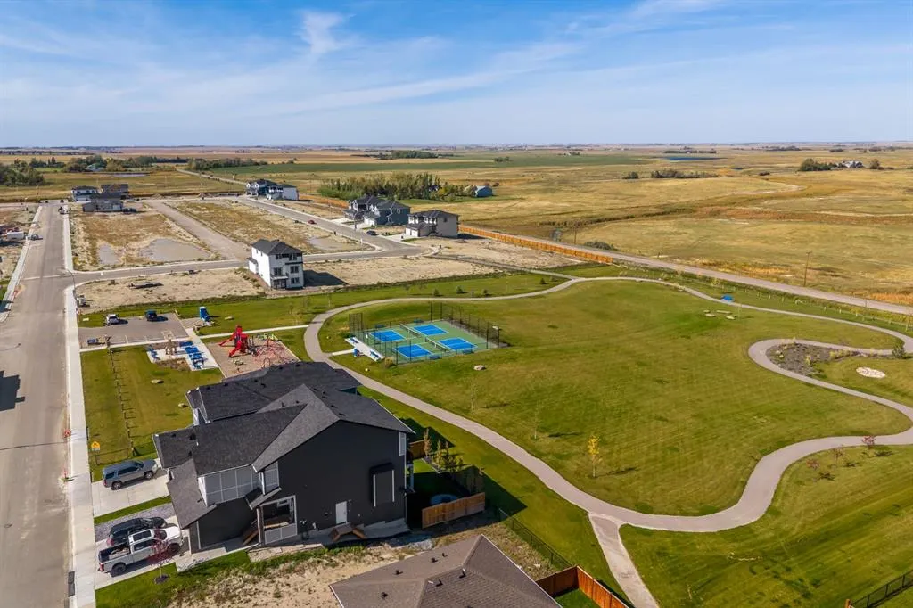 150 Lakewood Crescent