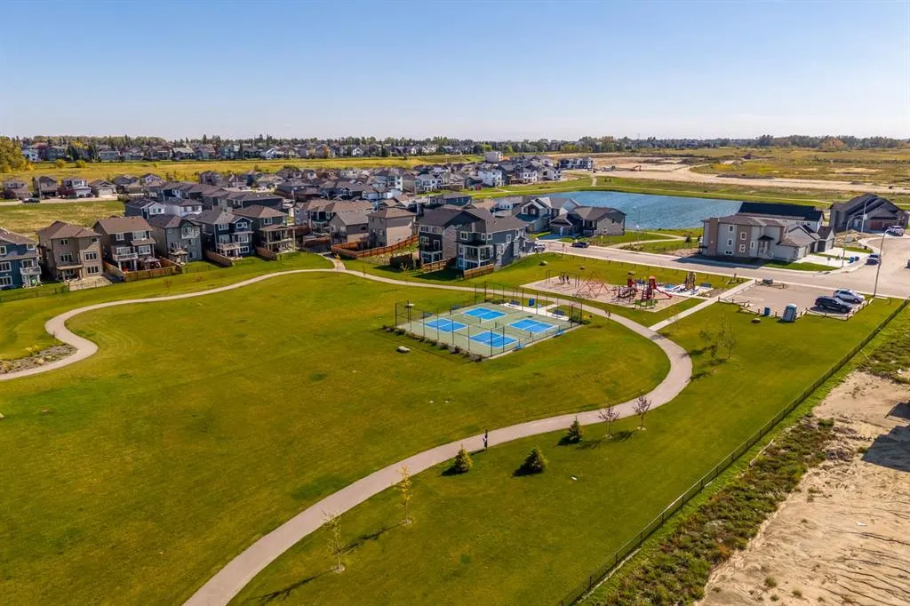 150 Lakewood Crescent
