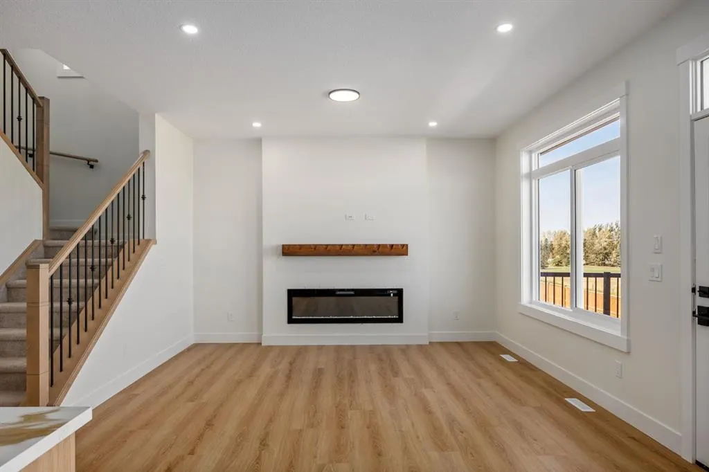 150 Lakewood Crescent