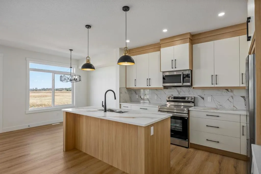 150 Lakewood Crescent