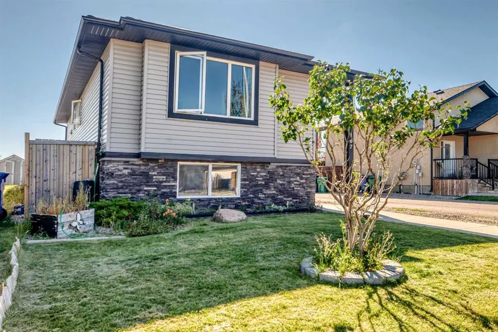 167 Mt Sundance Crescent W