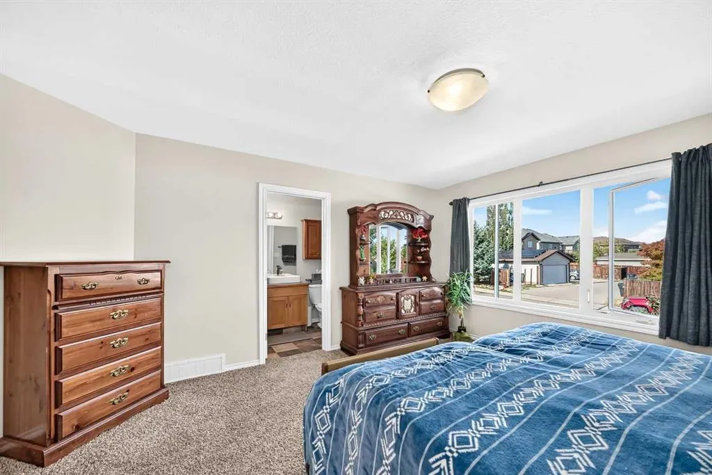 167 Mt Sundance Crescent W