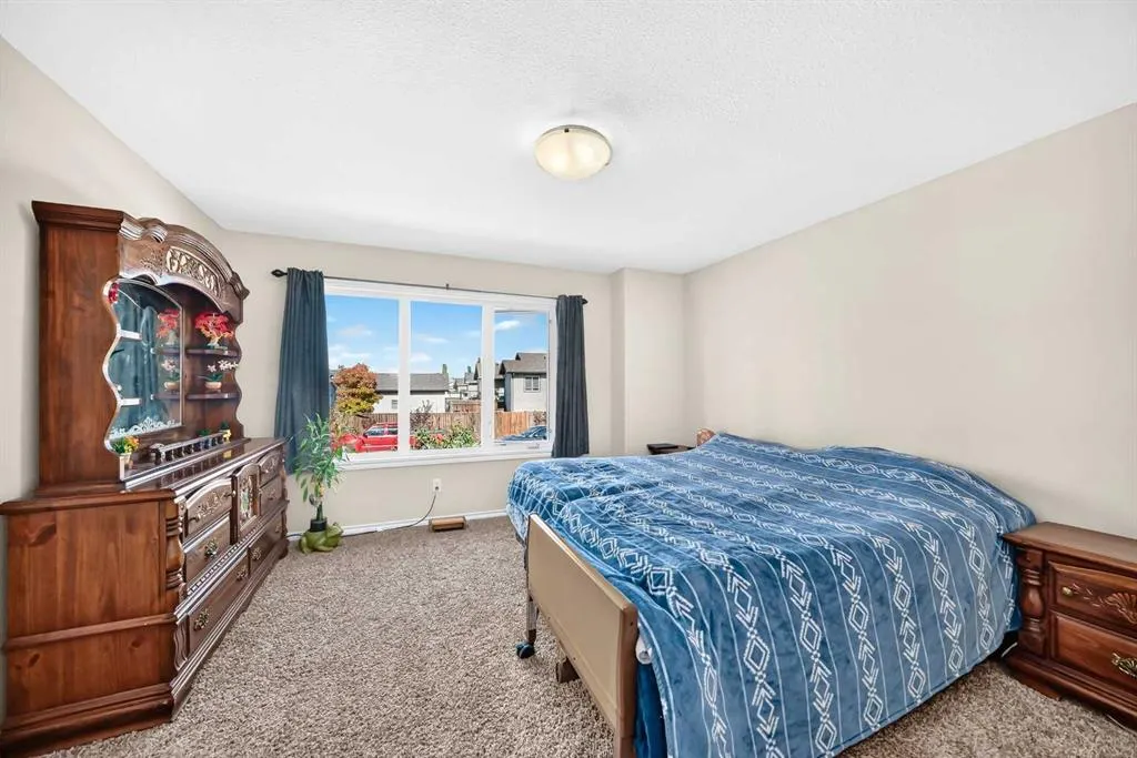 167 Mt Sundance Crescent W