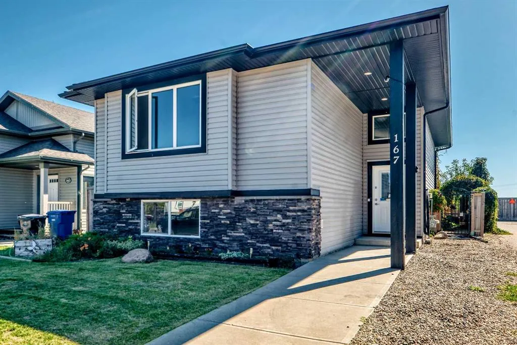 167 Mt Sundance Crescent W