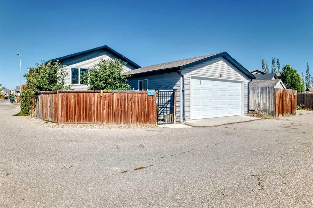 167 Mt Sundance Crescent W
