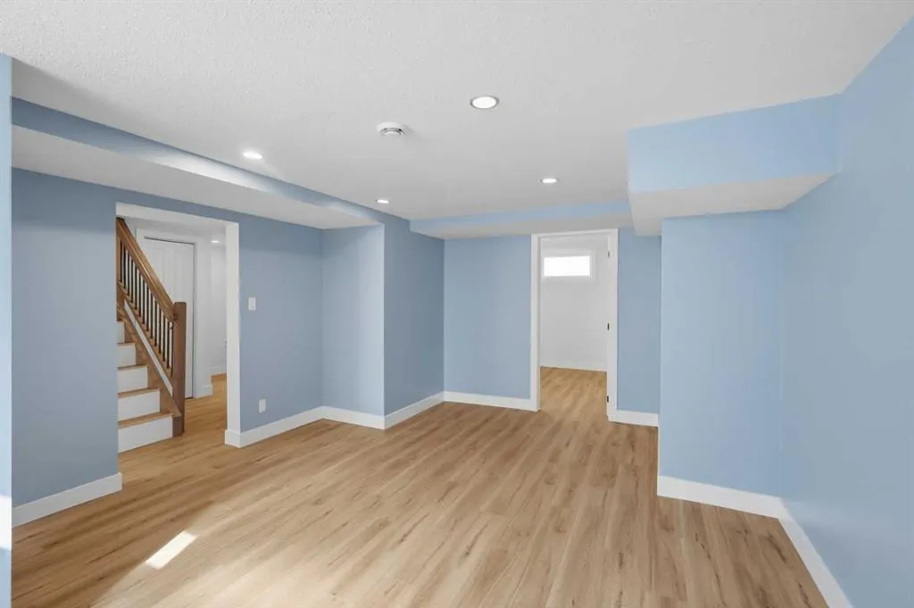 4608 Broadway Avenue