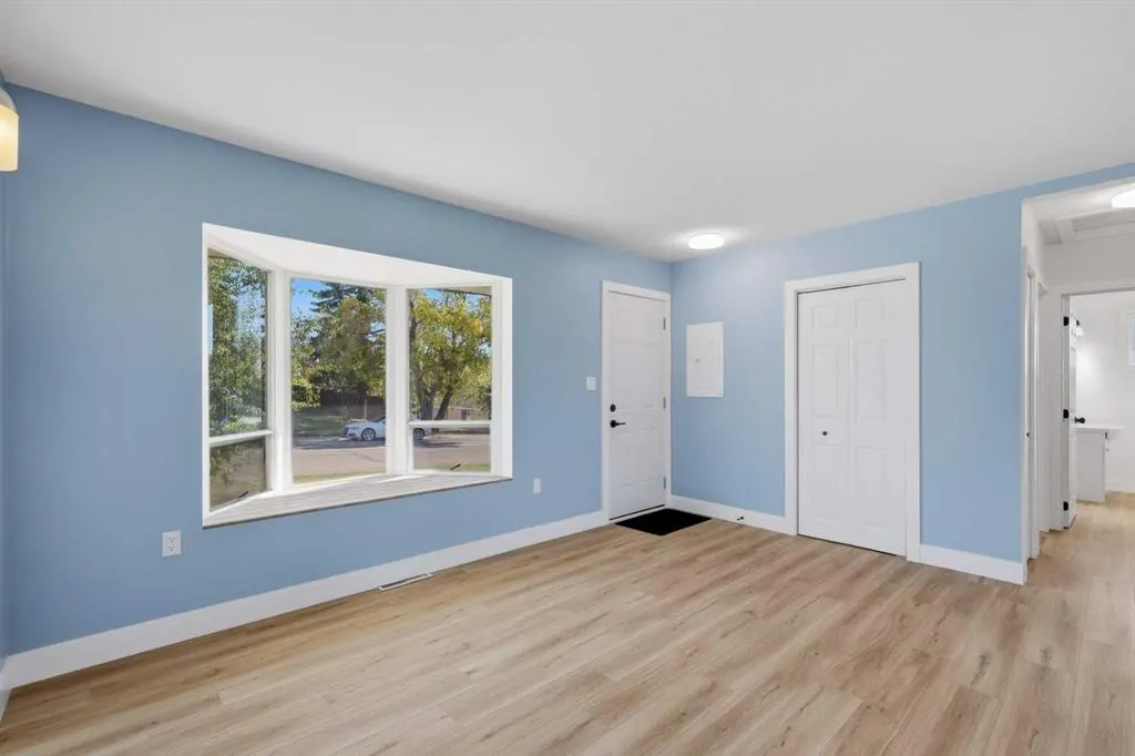 4608 Broadway Avenue