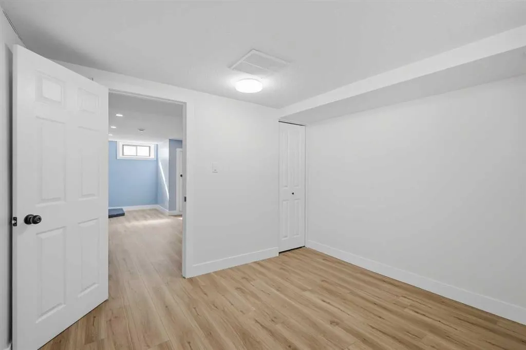 4608 Broadway Avenue