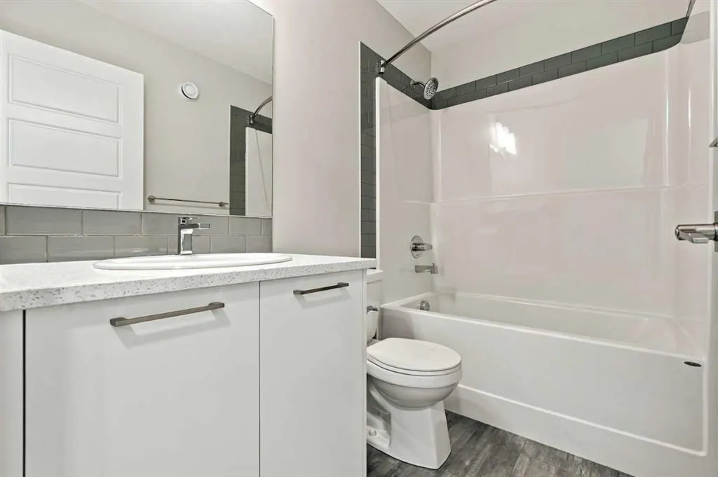 2320 Lancaster Heights SE
