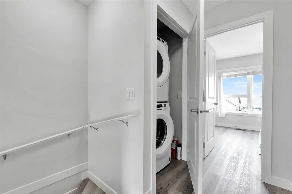 16 Evanscrest Park NW #512