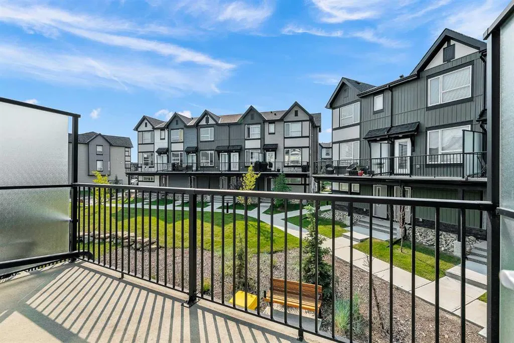 16 Evanscrest Park NW #512