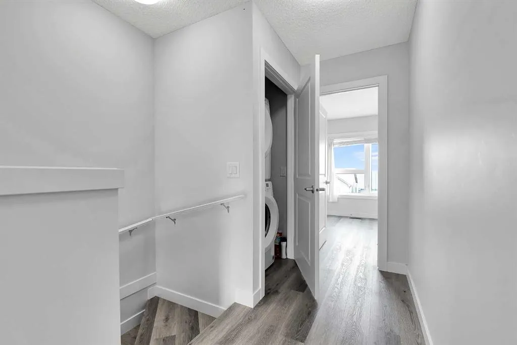 16 Evanscrest Park NW #512