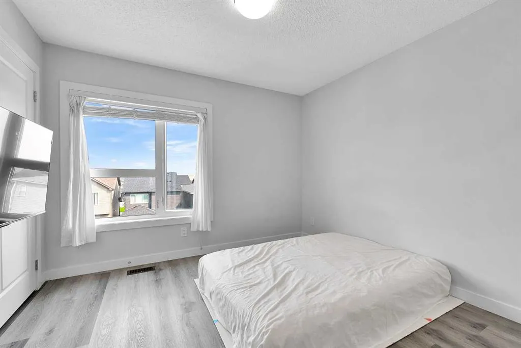 16 Evanscrest Park NW #512